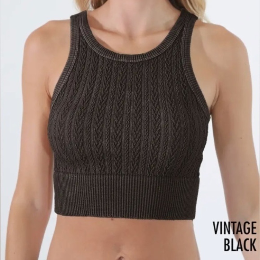 Nikibiki BILLIE CABLE KNIT HIGHNECK CROP TOP
